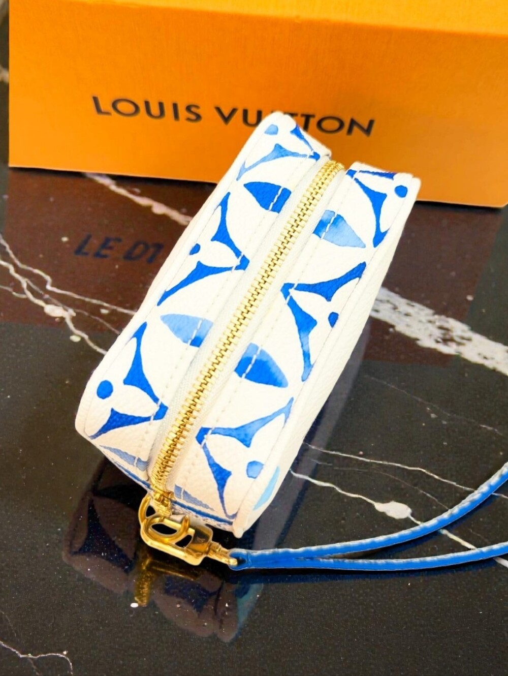 Louis Vuitton Monogram Giant Watercolor Wapity Wristlet Pouch - Picture 3 of 11